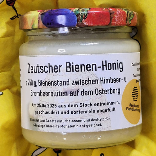 Naturreiner Bienenhonig vom Bienenstand zwischen Brombeer- und Himbeerblüten auf dem Osterberg 250g