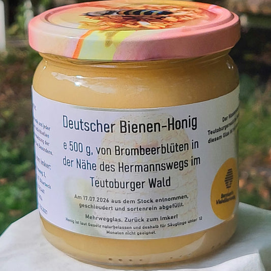 Naturreiner Honig von Brombeerblüten in der Nähe des Hermannswegs im Teutoburger Wald 500g
