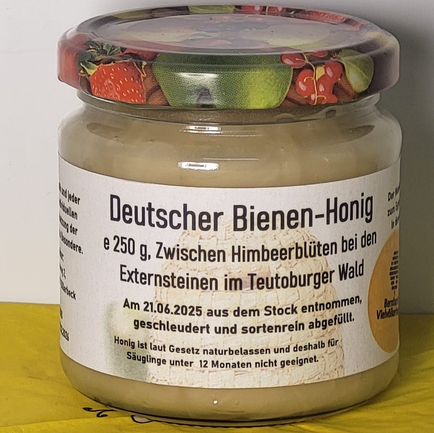 Naturreiner Bienenhonig gesammelt zwischen Himbeerblüten bei den Externsteinen im Teutoburger Wald 250g